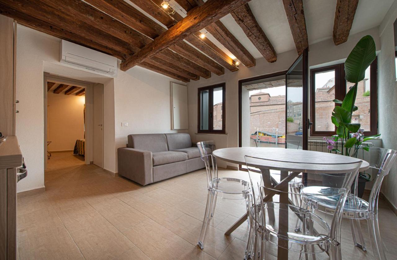 Ca' Leoncino - Venice Canal Front Apartment Luaran gambar